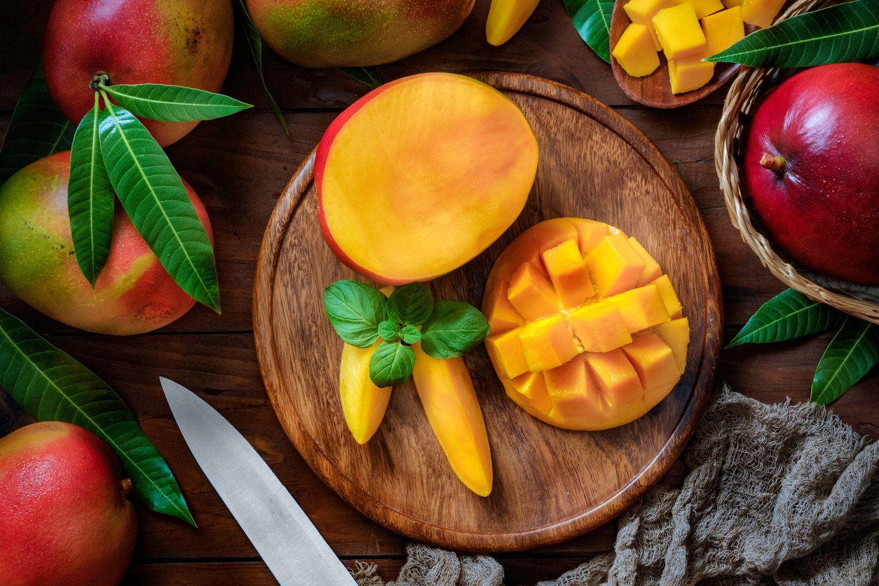 Authentic Devgad Hapus Guide – AlphonsoBliss Blog 6 The Difference Between a Mango and a Devgad Alphonso Mango